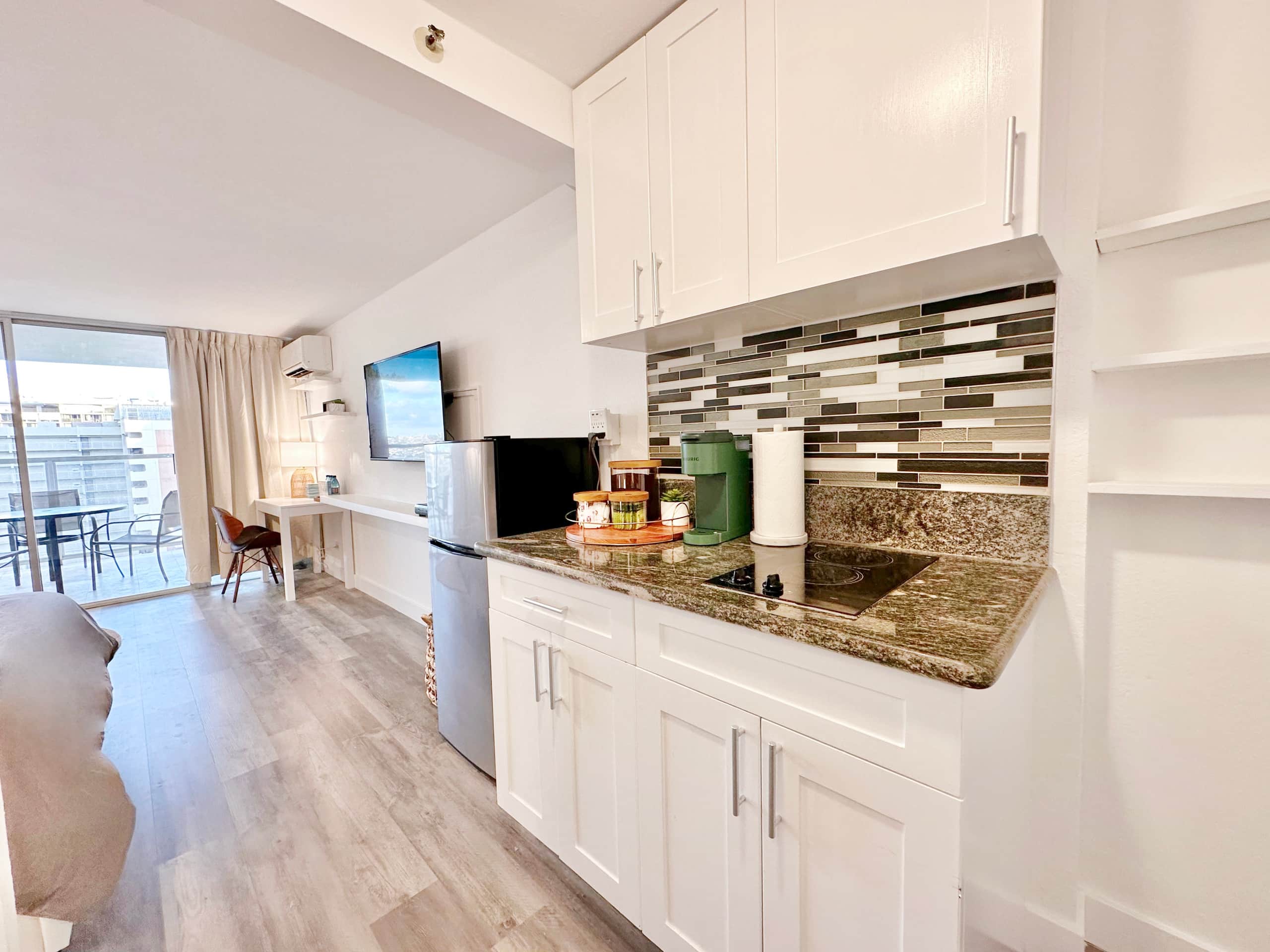 Condo in Honolulu · ★4.91 · Studio · 2 beds · 1 bath - Image 19