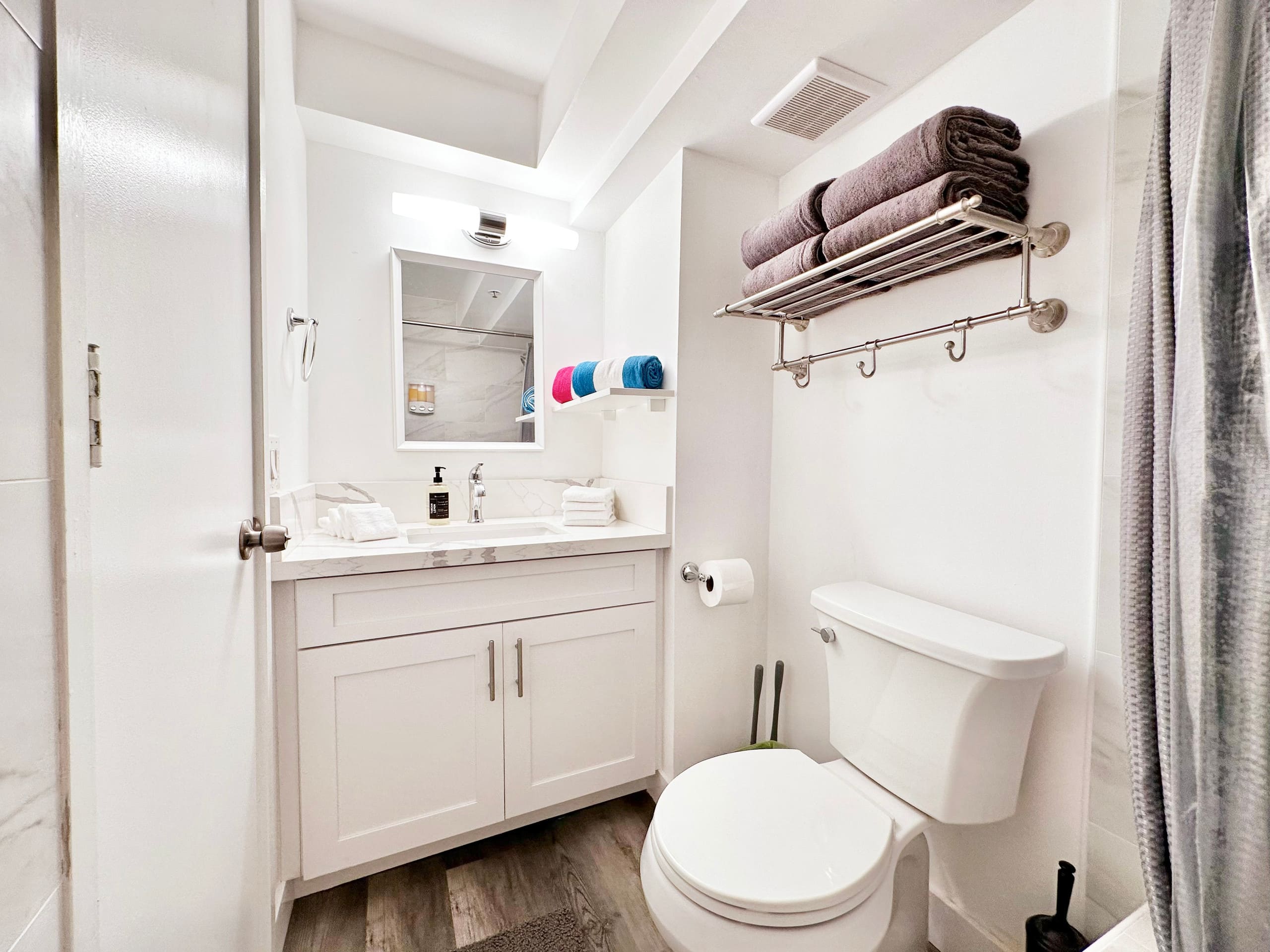 Condo in Honolulu · ★4.91 · Studio · 2 beds · 1 bath - Image 21