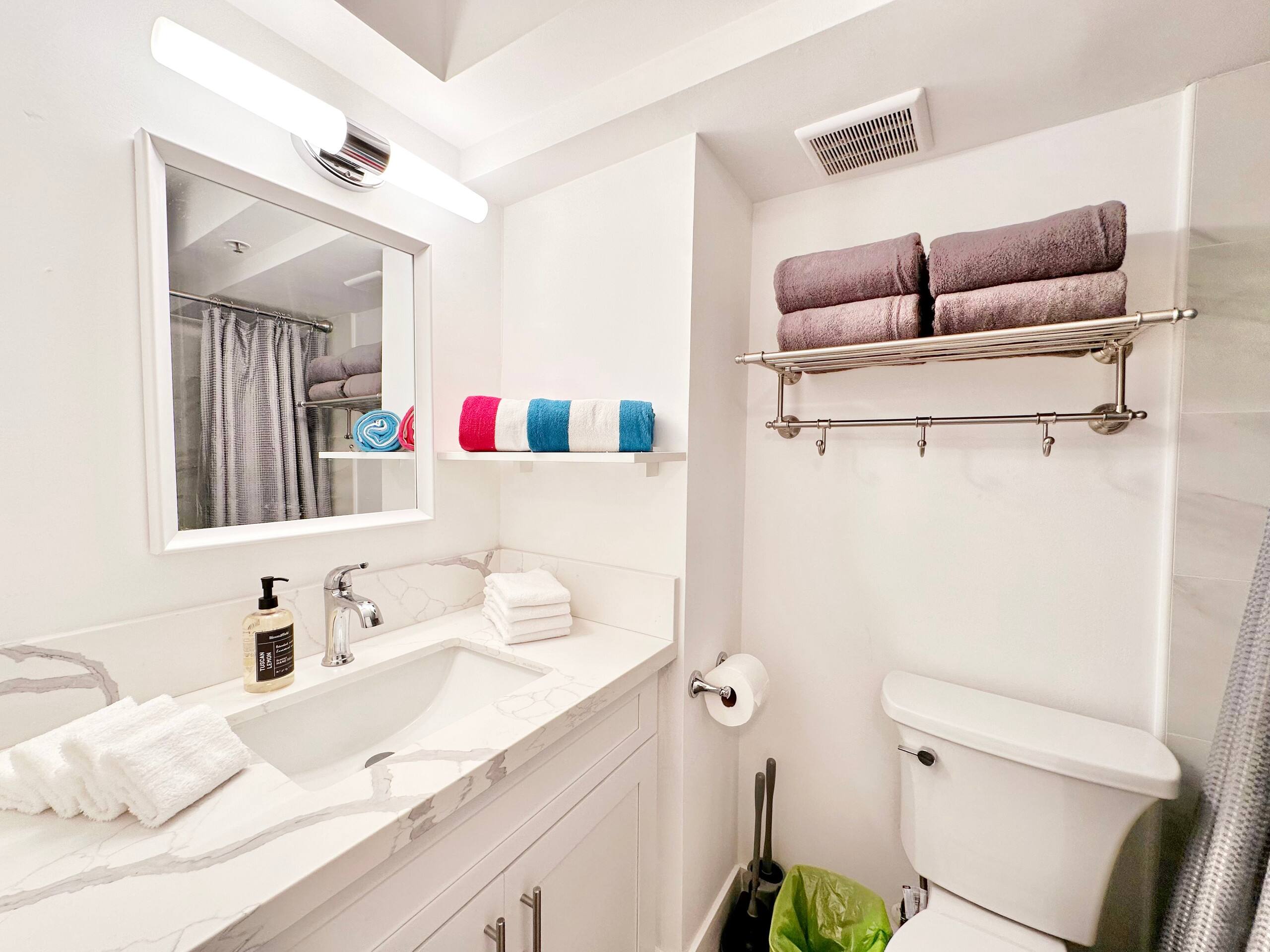 Condo in Honolulu · ★4.91 · Studio · 2 beds · 1 bath - Image 22