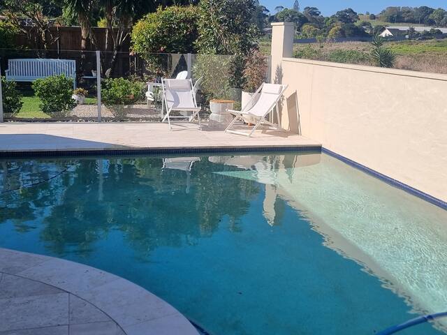 Private luxurious 4 bedroom family home with pool gallery image 2