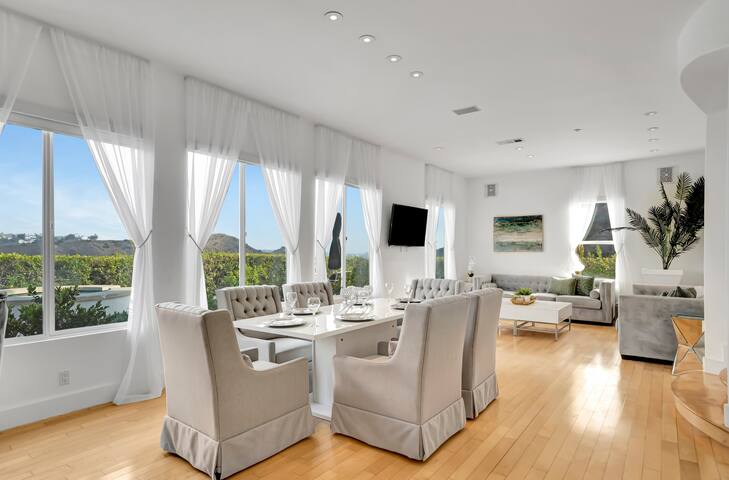 Villa w/View of Hollywood Sign in Gated Community gallery image 5