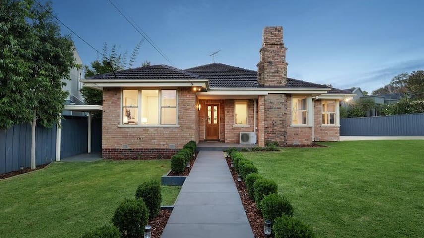 Beautiful Brighton East home in quiet court