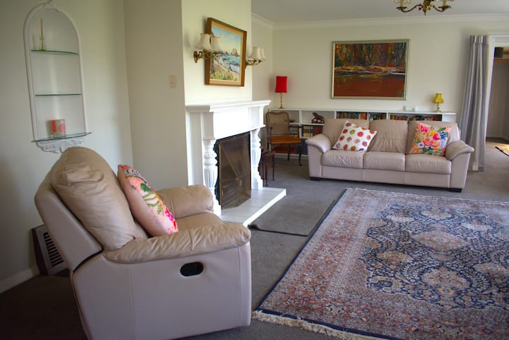 Quiet And Relaxing Home For Your Holiday - Blenheim