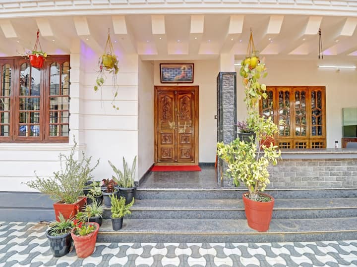 Abhay family stay munnar Houses for Rent in Thokkupara, Kerala, India