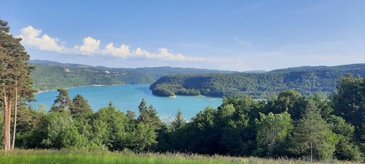 Lac de Vouglans Vacation Rentals & Homes - Bourgogne-Franche-Comté, France  | Airbnb