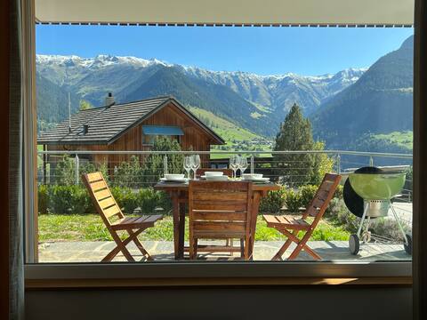 Modern, quiet apartment with stunning view