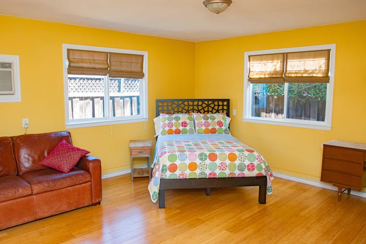 Private Cottage Near Downtown - San Jose, CA