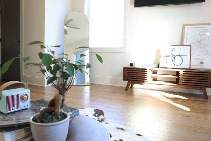 12th South | The Gulch Townhouse with Rooftop gallery image 5