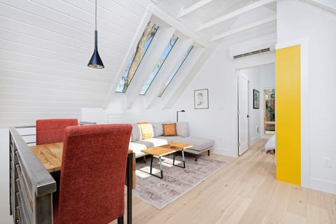 Popular Airbnb listing: Modern carriage house in Congress Park in Congress Park