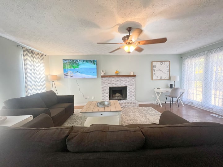 New: Atlanta Gas Southarena, 3 Bedrooms House. - Lawrenceville, GA