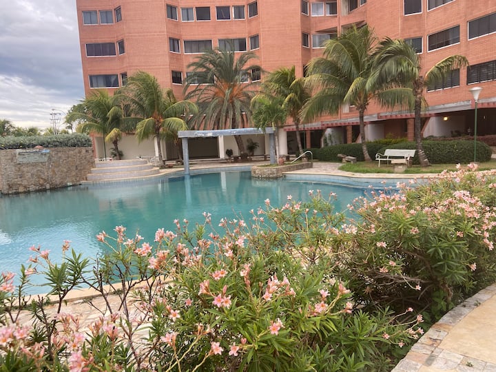 family and the best location /security 24h Serviced apartments for