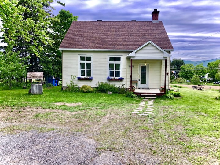 Charming house/Maison charmante Ile d'Orléans! Cottages for Rent in