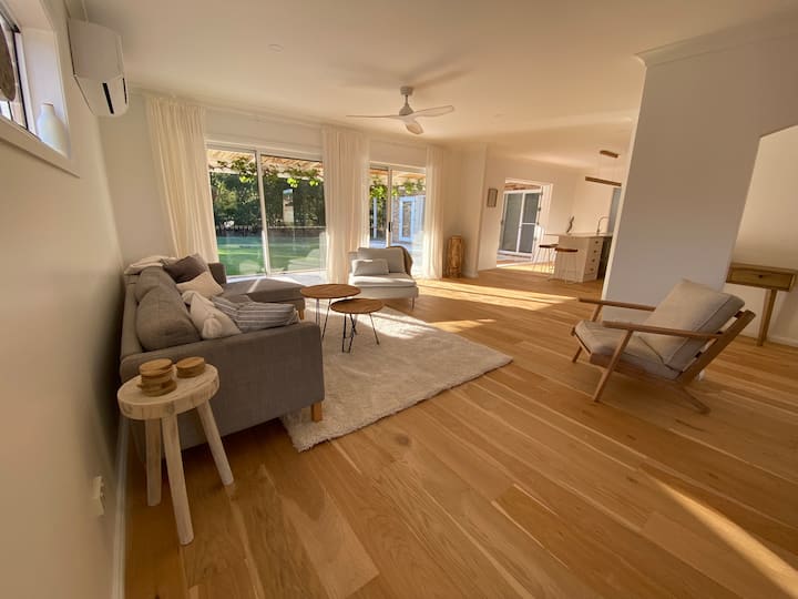 Stylish Home In South West Rocks - South West Rocks