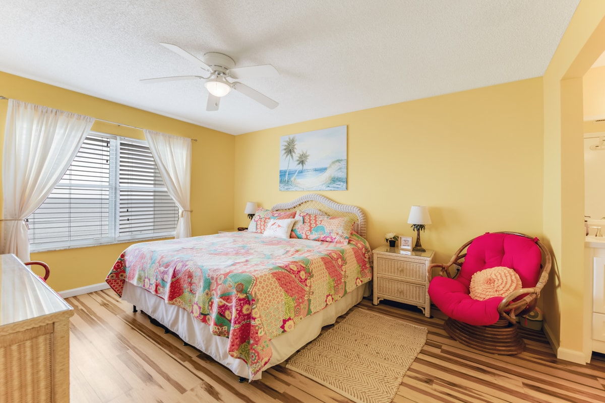 Updated Oceanfront Condo