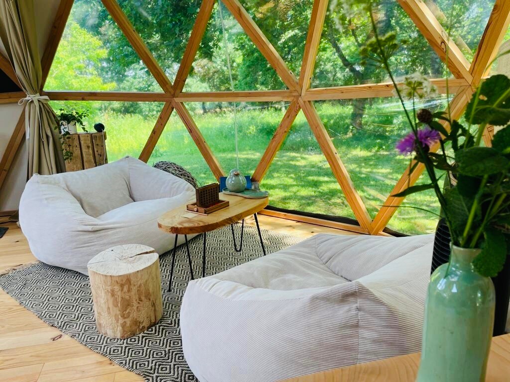 Popular Airbnb listing: Unusual dome, hot tub and breakfast included in Gers