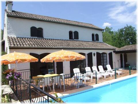 Gîte L'Olive Noire (12 pers) with private pool