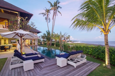 Beachfront Luxury, Villa Purnama