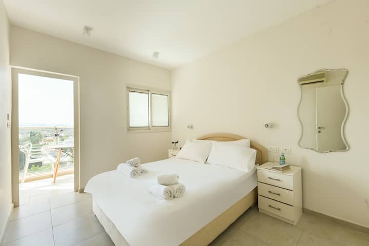 Skyline 1br Apartment With City And Sea View - Israel