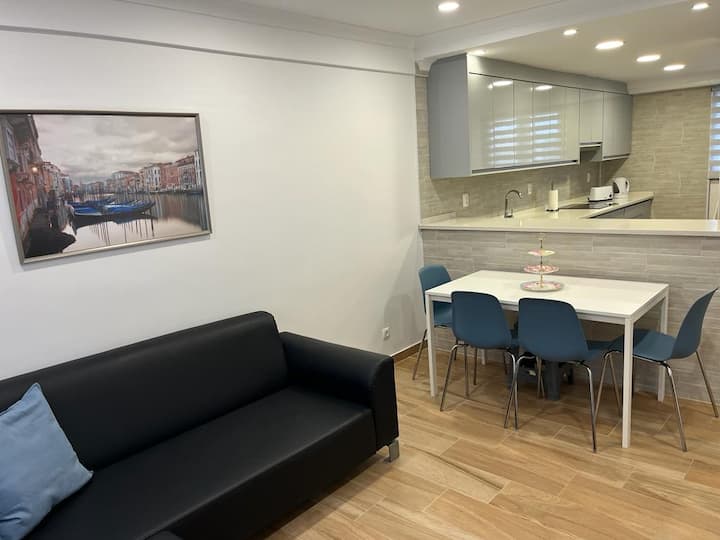 Peniche/baleal -100 Metres To Beach, Modern 2 Bed - Peniche