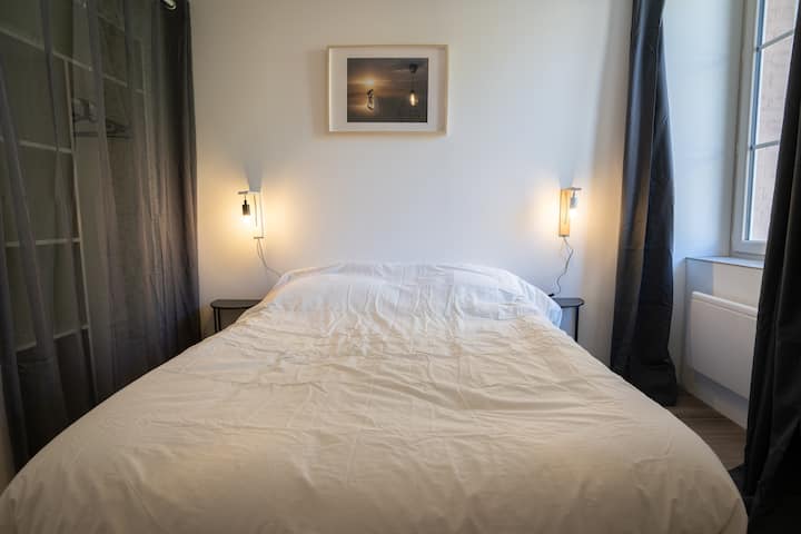 dormitorio 1 
una cama de matrimonio