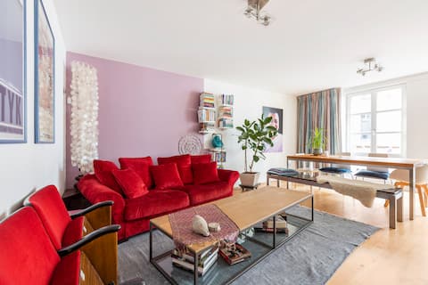 Successful Airbnb property: Bright apartment in historical center with garage in Antwerpen
