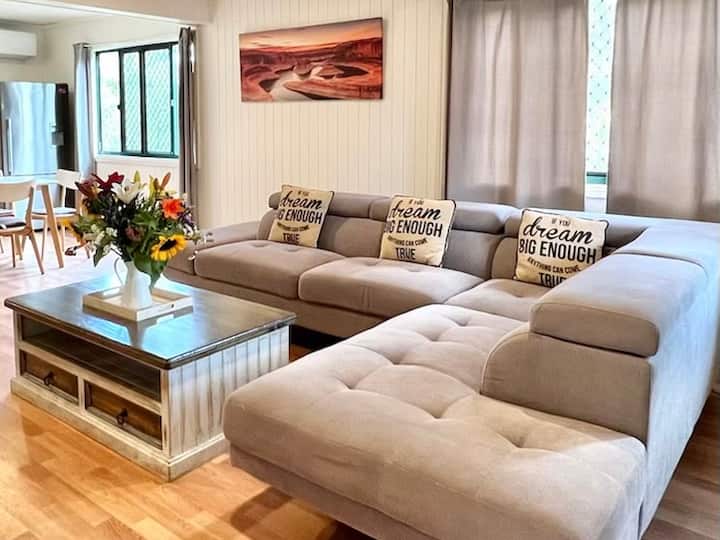 Huge Holiday Home 5 Bedroom, 3 Bath, WiFi, A/C Vacation homes for