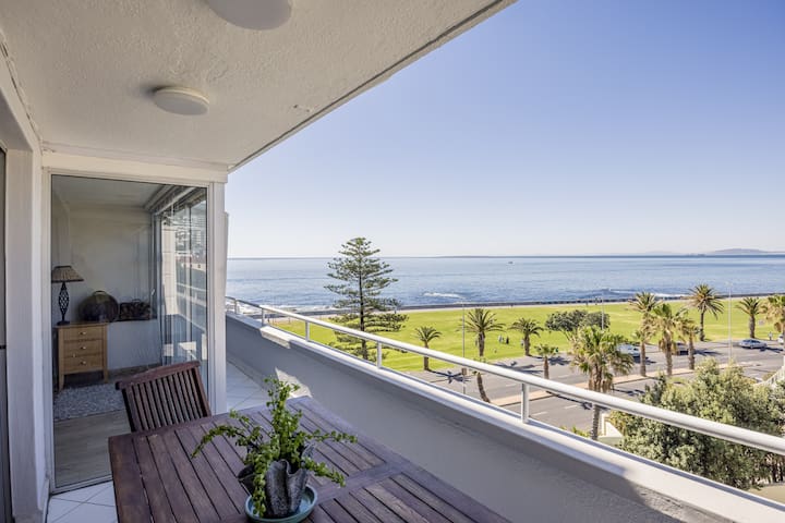 Beach Front Apartment – Cape Luxury Stay