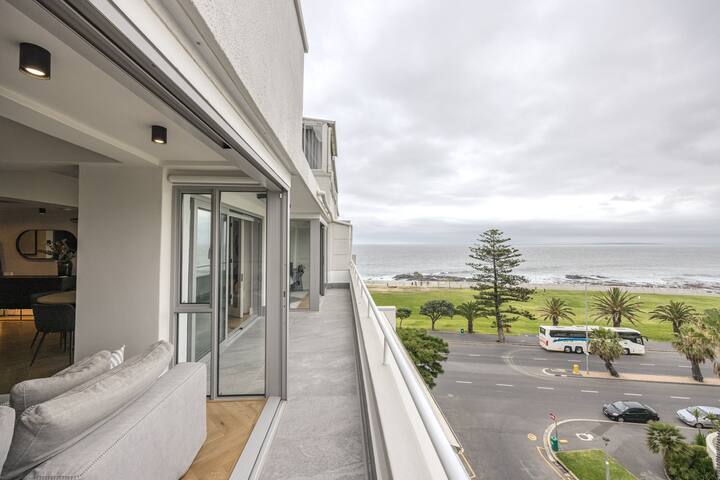Beach Front Apartment – Cape Luxury Stay gallery image 2