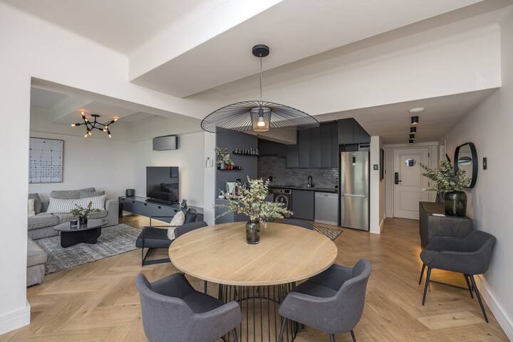 Beach Front Apartment – Cape Luxury Stay gallery image 4