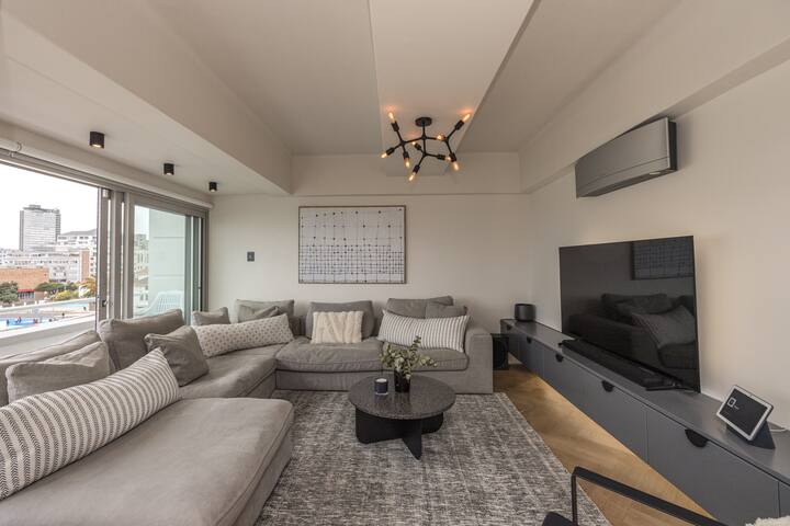 Beach Front Apartment – Cape Luxury Stay gallery image 5