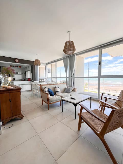 Apartment with a panoramic ocean view