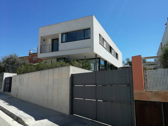 Precioso chalet vanguardista gallery image 3