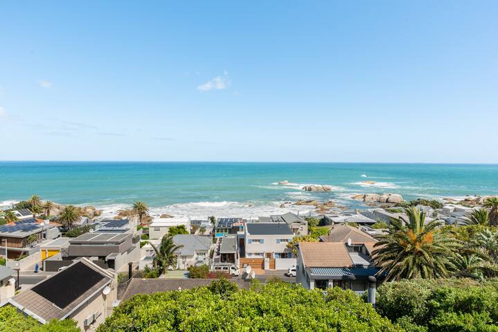 Stay Sensational – Charming Camps Bay Villa gallery image 2
