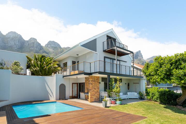 Stay Sensational – Charming Camps Bay Villa gallery image 3
