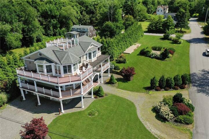 Peaceful Retreat with Beautiful Sunset & Bay Views gallery image 3