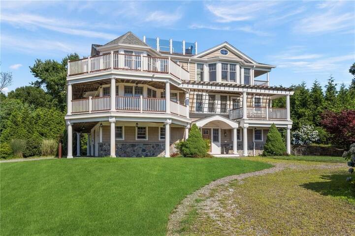 Peaceful Retreat with Beautiful Sunset & Bay Views gallery image 2