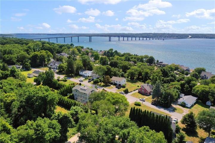 Peaceful Retreat with Beautiful Sunset & Bay Views gallery image 4