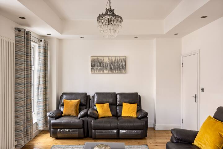 Mayfair Park Lane Lux 2-bedroom apartment gallery image 3