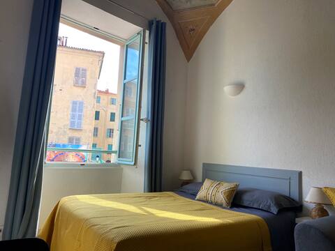 Top Airbnb: Lovely studio - heart of Menton, near the beach. à Menton