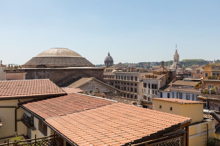 Wonderful apartment with Pantheon view