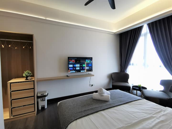 Workspace evidence from 35RoomLuxuryHstayNear Velocity, klcc 5* facilities