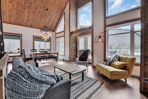 Top Airbnb: Log cabin with lake view, Jacuzzi, Paddle/Kayak in Stoneham Et Tewkesbury