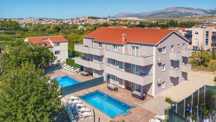 Villa "Marija" - Private Heated Pool - Podstrana