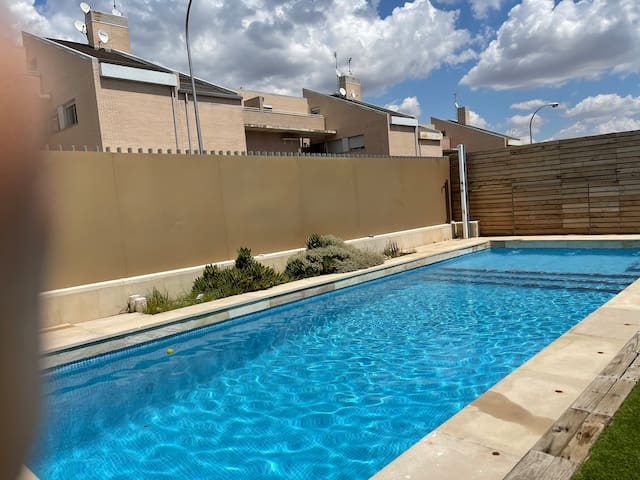 Maravillosa villa con piscina privada, MadrId