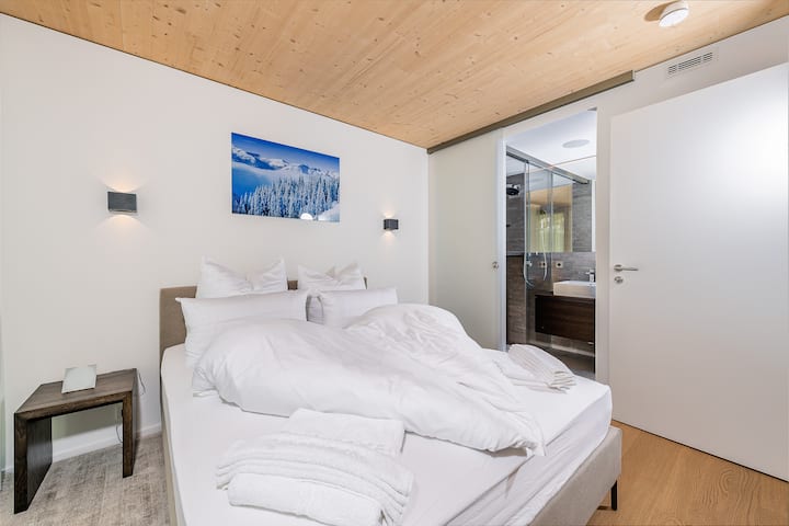 ห้องนอน – ผ่อนคลายและอบอุ่น