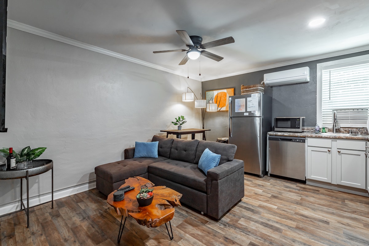 带沙发的家庭房！  