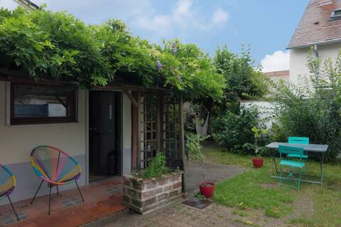 Pleasant solognote townhouse with garden