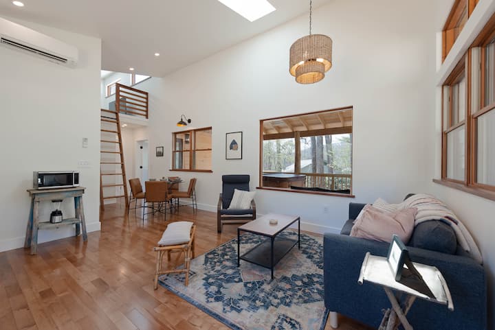 Tranquil Cabin W/ Hot Tub - Asheville, NC
