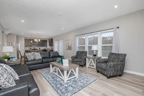 Brand new construction in well-kept HOA community