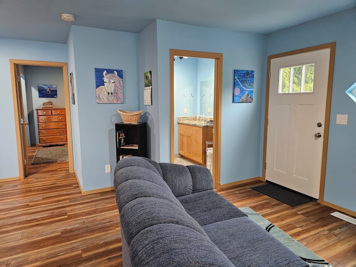 Lovely Small Farm Getaway - Everett, WA